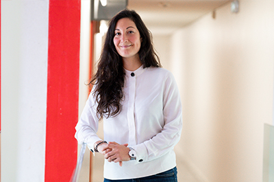 émilie praï, chargée de marketing filières outdoor et art de vivre à l'adt64